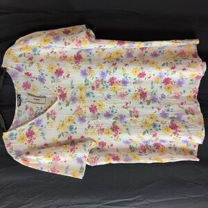 Heimish Floral Top. 3X. Nwt